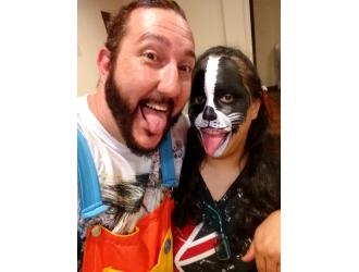 Tio Guga brincar e pintar recreação infantil